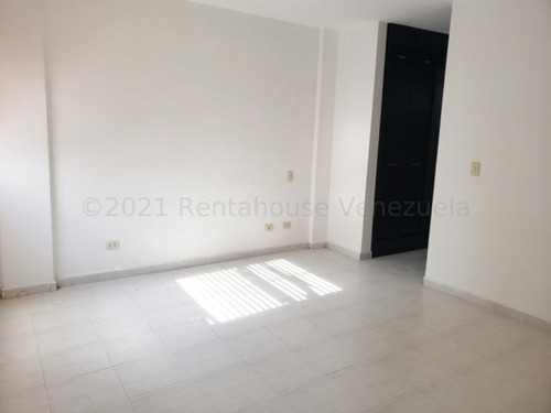 Imagen 9 de 30 de Casas En Venta Av Intercomunal Cabudare 21-11981 /m