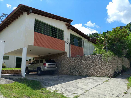 Venta Casa 735mts2 6h/4b/6pe Prados Del Este 