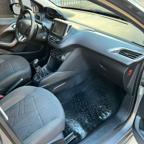 Imagen 14 de 25 de Peugeot 208 1.6 Allure Touchscreen