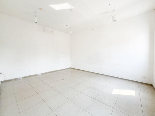 Local Comercial En Renta Sobre Av. Itzaes