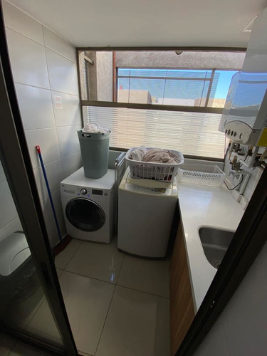 Departamento En Venta De 4 Dorm. Cercano Al Portal La Dehesa