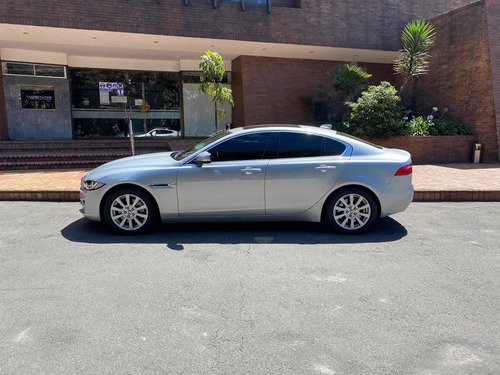 Jaguar Xe 2017 2.0 I4 Prestige