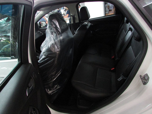 Ford Focus Hatch 2.0 16v 4p Titanium Flex