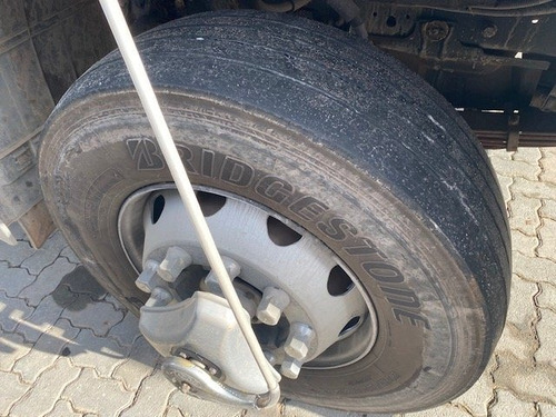Volkswagen 24-250 E Constellation 3-eixos 2p