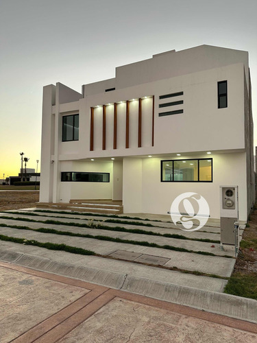 Casa En Venta En Residencial Dolores Pachuca Hidalgo 4 Recamaras