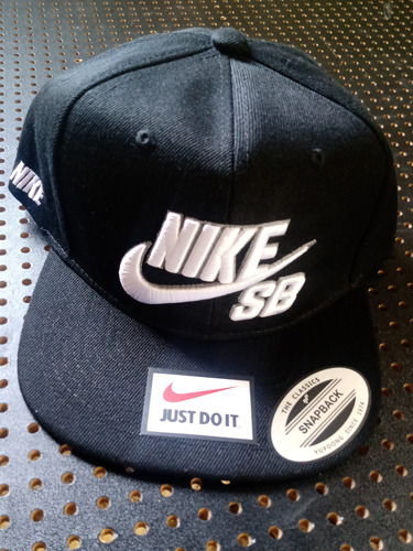 Gorras Nike Plana