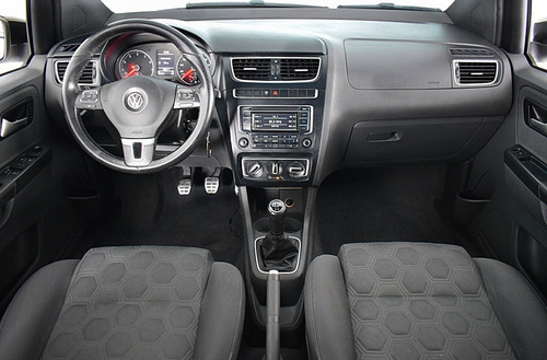 Volkswagen Fox 1.0 Mi Seleção 8v Flex 4p Manual 2014