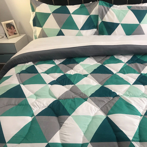 Imagen 3 de 4 de Plumón Queen Estampado +2 Fundas Triangulos Verdes