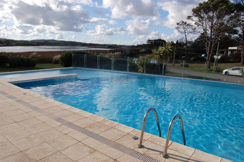 Imagen 25 de 30 de Apartamento 3 Dormitorios Piscina Climatizada Terrazas De La Laguna Departamento En Alquiler Ubicado En Pinares, Punta Del Este, Punta Del Este / Maldonado