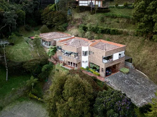 Casa En Venta En Loma Del Escobero. Cod V776118