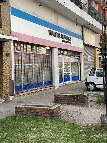 Imagen 1 de 18 de Local - Bernal Oeste