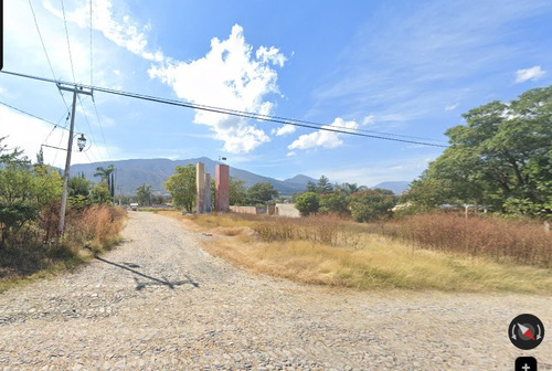Casa Ubicada En Colonia Agua Escondida, Jalisco. Con 4 Recamaras Y 760m2. A Unos Minutos De Aeroclub Chapala.