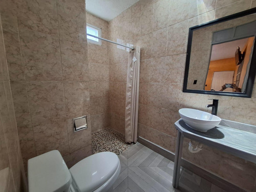 Hotel En Venta En El Puerto De Progreso Yucatan, A 350 Metros Del Mar, Funcionand