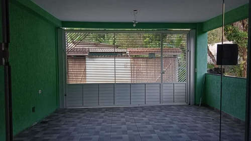 Vendo Um Lindo Sobrado Localizado No Litoral Norte Ubatuba Pouco Tempo De Construção E Bem Localizado.