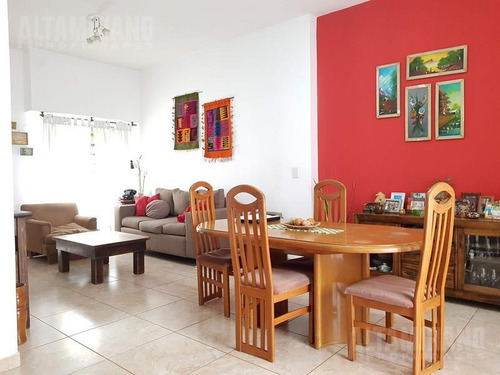Casa - S.andres, P/h Tres Ambientes Con Cochera.