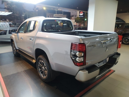 Imagem 6 de 12 de Mitsubishi L200 Triton Sport Hpe S 4wd 2.4