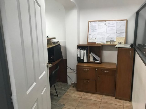Imagen 2 de 5 de Clinica Conformada Por Tres Plantas, En Venta En La Campiña Mls #21-6966