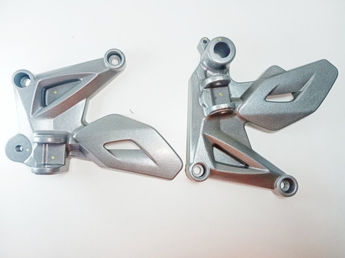 Soportes Pedalines Delanteros Bajaj Pulsar Ns200/ Rs200