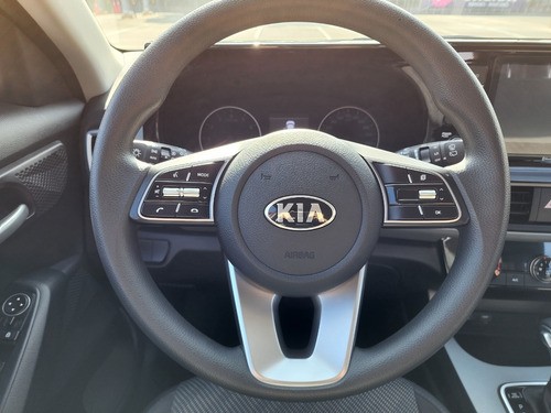 Imagen 14 de 25 de Kia Seltos. 2022. At - Lx One