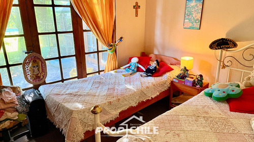 Casa Y Cabañas En Pirque En Venta. (93819)