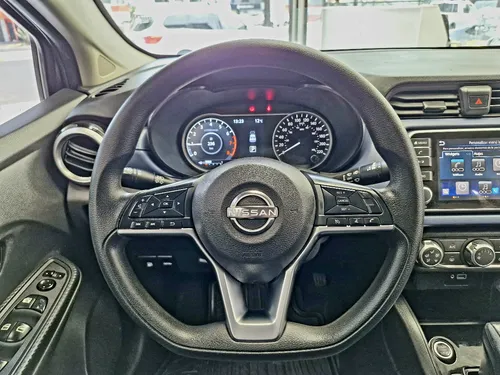 Nissan Versa 4p Advance L4/1.6 Aut