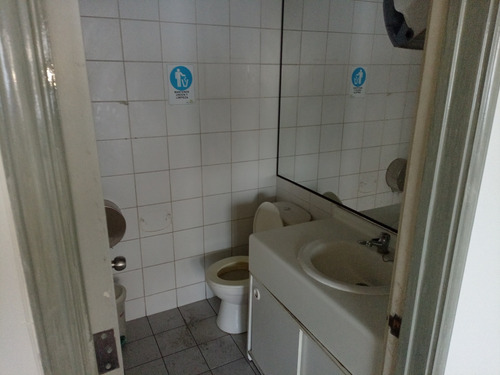 Oficina Central 60 M2 En Edificio Con Estacionamiento