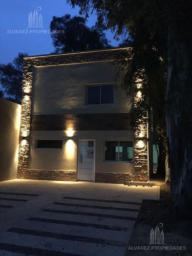 Imagen 3 de 21 de Casa - Barrio Parque Leloir