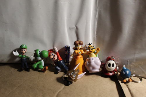 Set Llaveros Nintendo Mario Bros Luigi Goomba Princesa
