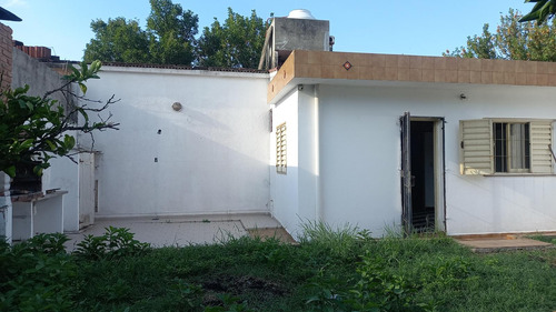 2 Dormitorios, Patio, Garage. B° Anexo Las Palmas