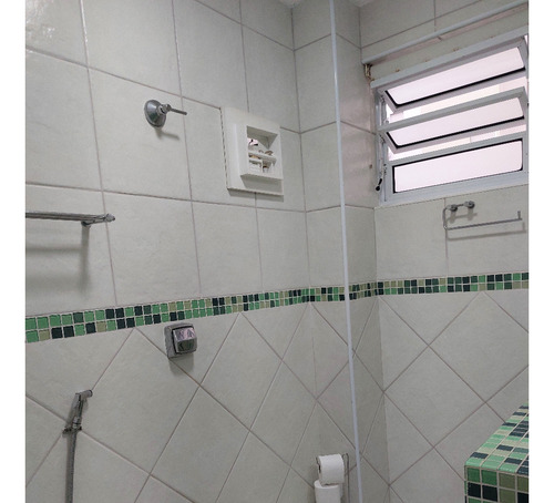 Confortável, Iluminado E Excelente Apartamento Na Praia De Pitangueiras, No Guarujá, 50 Metros Do Mar.