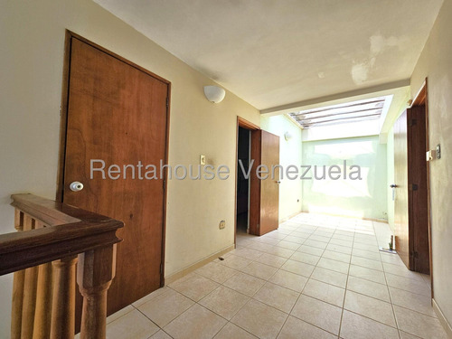 Amplia Quinta En Venta Al Este De Barquisimeto,lara Aa