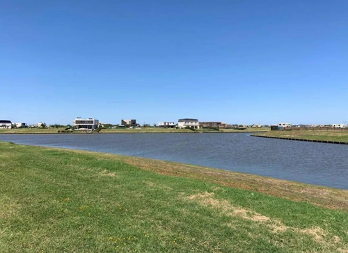 Imagen 1 de 7 de Terreno En Costas- Puertos Del Lago