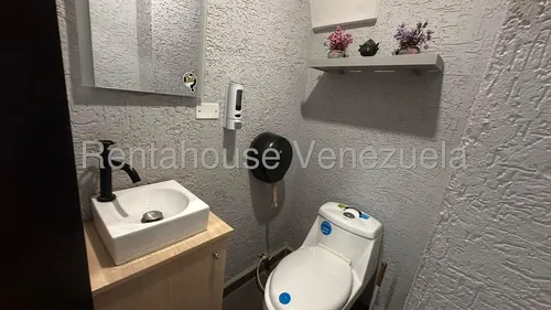 Rent-a-house Vende Fondo De Comercio Bar-restaurante, San Jacinto, Maracay, Estado Aragua, 25-16218 Gf.