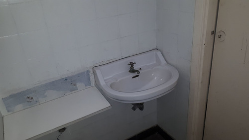 Imagen 10 de 16 de Venta Oficina Deposito Zona Comercial Balvanera