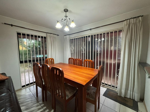 Excelente Casa Tipo Townhouse De 3 Pisos. 5d-4b.
