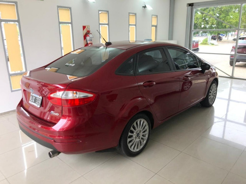 Imagen 4 de 7 de Ford Fiesta Kd 4p 2014 110.000km C/ Gnc