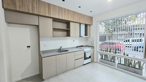 Departamento Ph En Venta En Capital Federal, Buenos Aires, Argentina