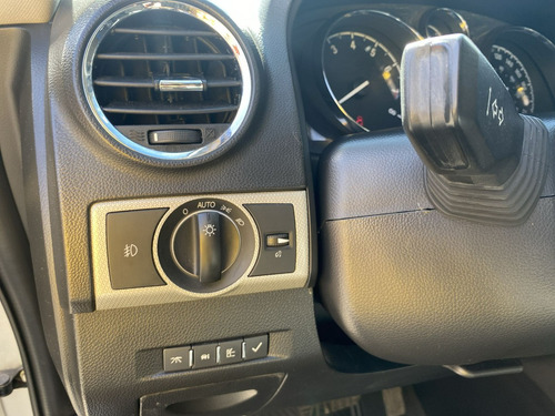 Imagen 11 de 25 de Chevrolet Captiva Sport 2.4 2011