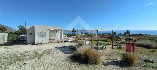 Sitio Con 2 Cabañas Alajadas, En Venta En Guanaqueros