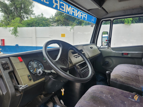 Mercedes Benz 710 2014