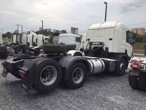 Imagem 2 de 7 de Scania P360 6x2 2013