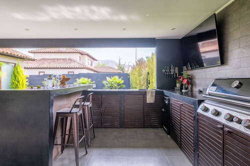Condominio Los Robles: Hogar Ideal En Piedra Roja