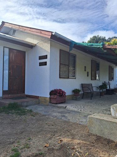 Se Arrienda Casa Con Patio Y Almendros En Producción En Sec