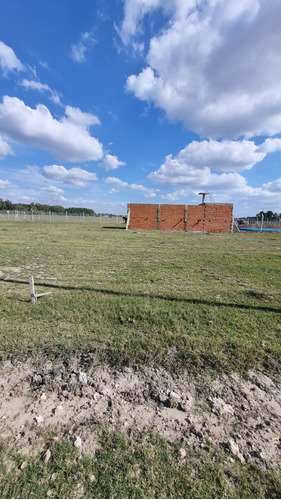 Terreno En Venta En Domselaar. Oportunidad