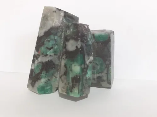 Raiz De Esmeralda Pulida Piedras Semiprec. - Mahalpiedras