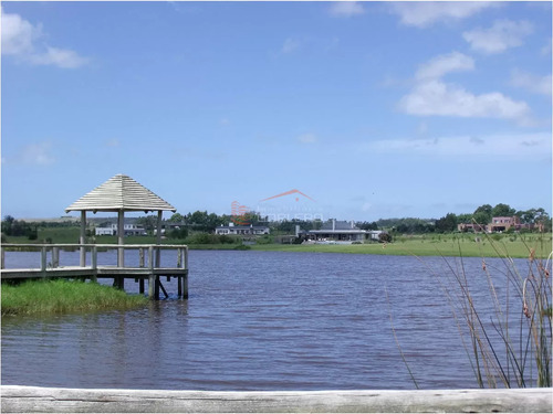 Venta De Terreno En Punta Del Este, La Barra, Barrio Privado El Quijote