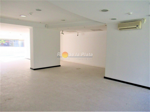 Excelente Local Sobre Avda Roosevelt- Ref: 12167