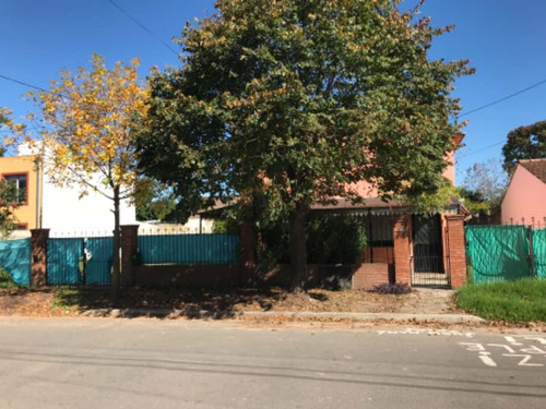 Casa En Venta En Zapiola