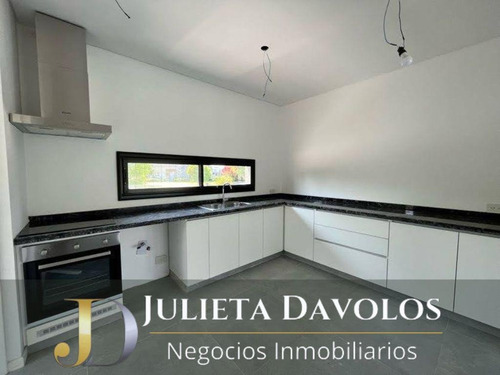 Imagen 8 de 22 de Casa En Venta 4 Dormitorios Barrio El Canton Con Pileta