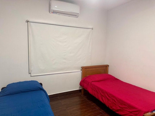 Casa En Venta 5 Ambientes Con Cochera, Pileta, Galeria